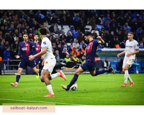 欧冠联赛即将到来，球迷期待精彩对决与紧张赛程安排